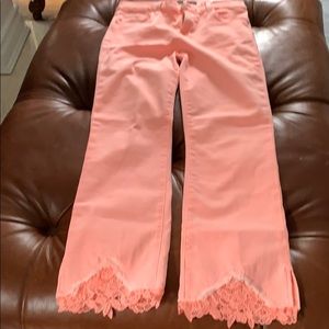 Cute lace ankle jeans for summer!